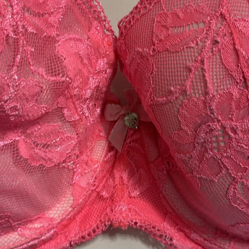 Victorias Secret Body by Victoria Lined Demi Bra - Picture 2 of 5